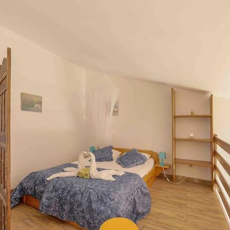 Ferienwohnung Au Bord De L'Eau Fleury  Exterior foto