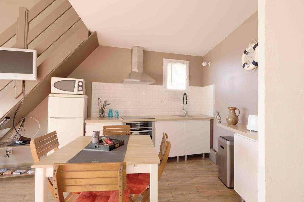 Ferienwohnung Au Bord De L'Eau Fleury  Exterior foto
